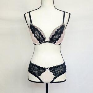 Victoria's Secret Light Pink & Black Lace Bra & Panty Set